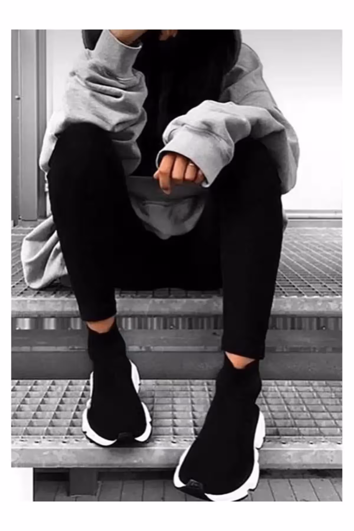 کفش ورزشی راحت مشکی فرم جوراب مشکی – 2204