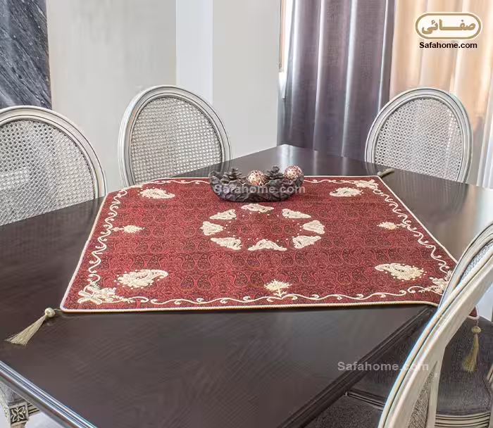 رومیزی ترمه مربع 1×1 ملیله دوزی صفائی رنگ قرمز