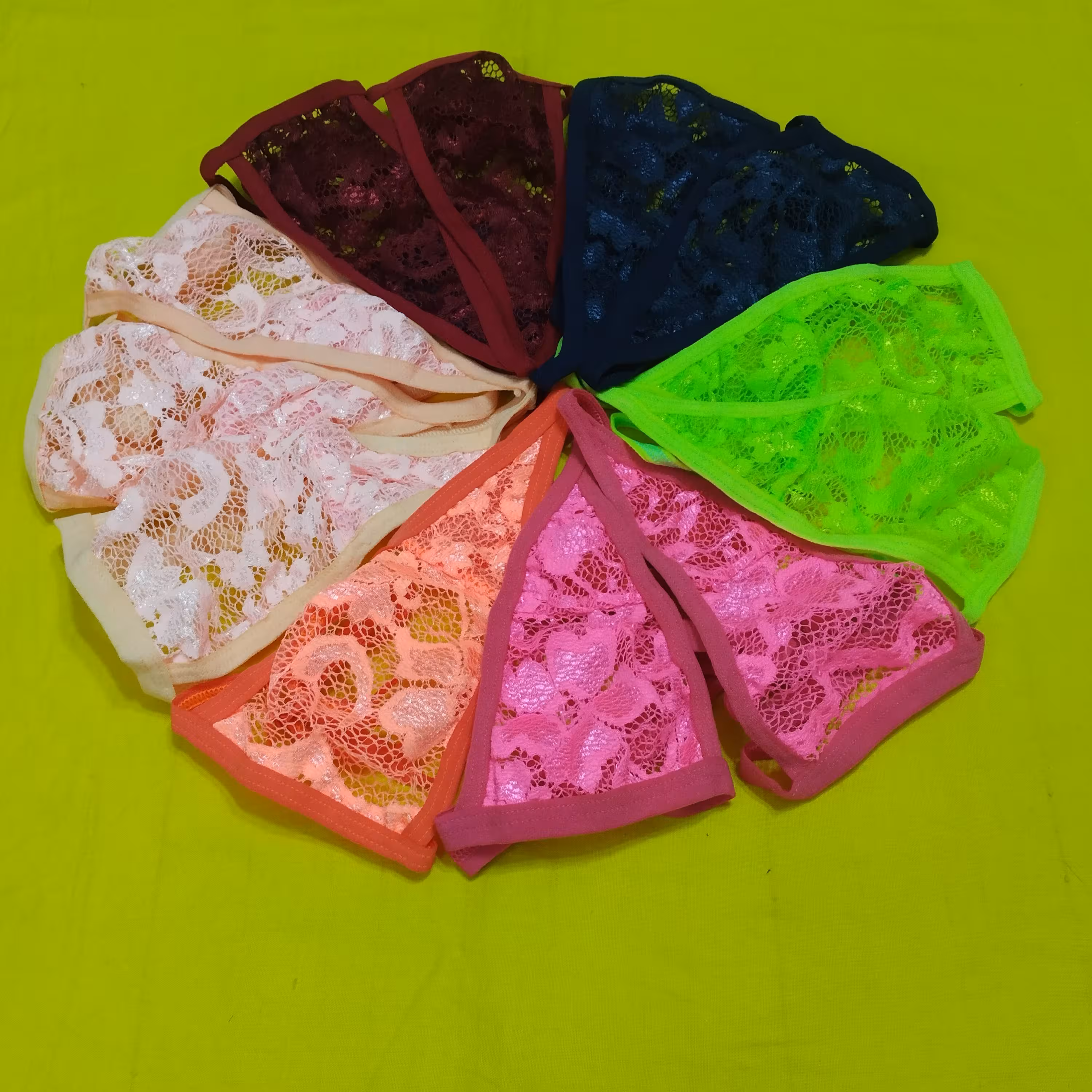 شورت زنانه لامبادا توری براق زیبا و جذاب با خرید 490 ارسال رایگان