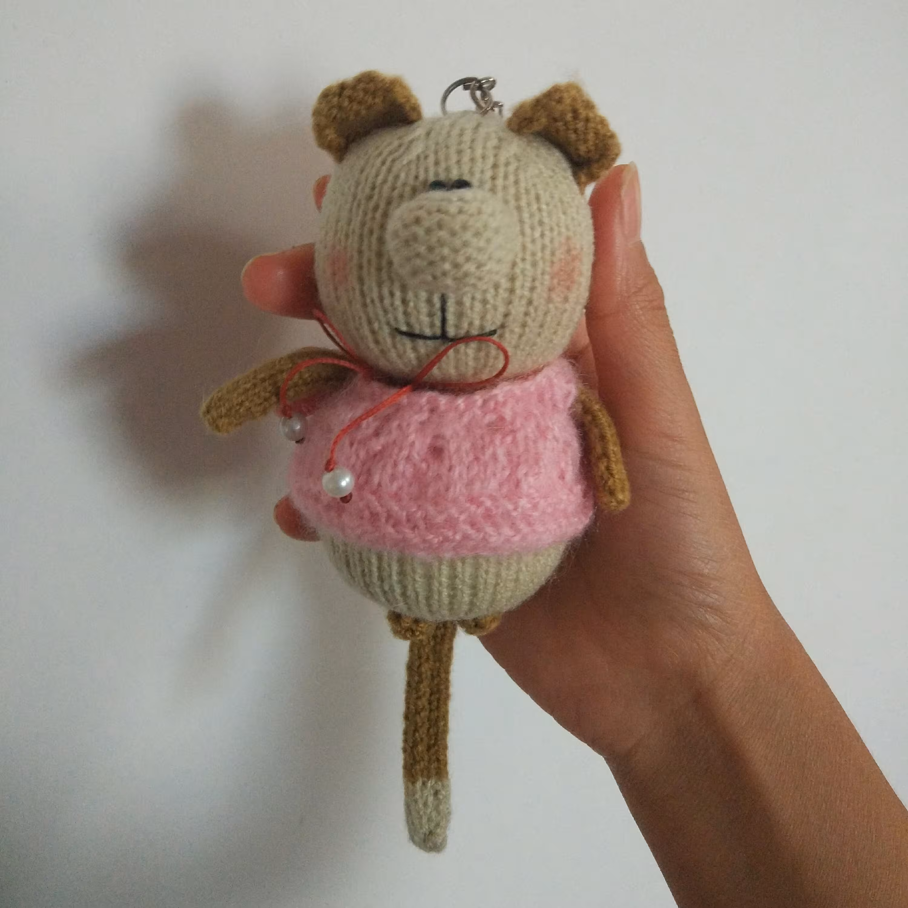 عروسک جاکلیدی قلاب بافی شده ،وزن 9 گرم،قد 10 سانتیمتر