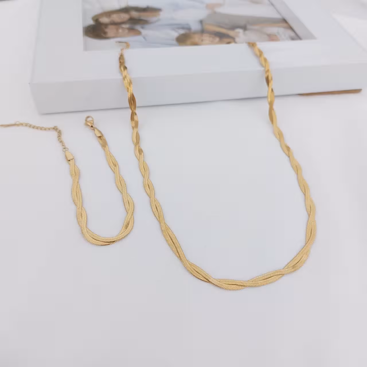 ست گردنبند و دستبند کد10989ماری دوبل.طرح طلا.استاینلس استیل.آبکاری طلا.ضدحساسیت.رنگ ثابت
