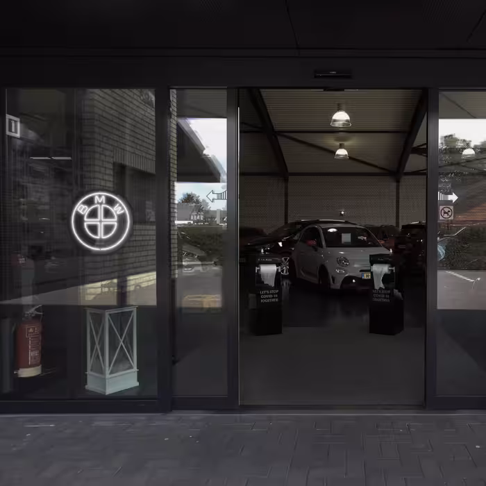 چراغ دیواری نئون دیزاین طرح BL_WHT