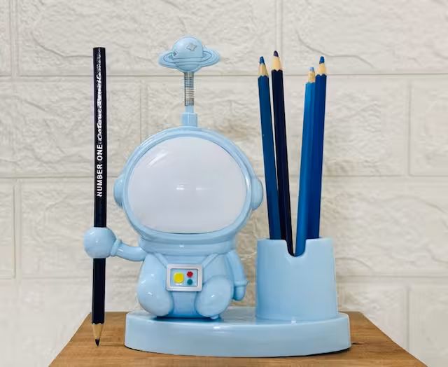 چراغ مطالعه جاقلمی دارطرح فضانوردنشسته-ابی