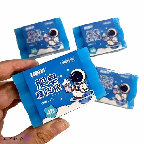 پاکن فضانورد