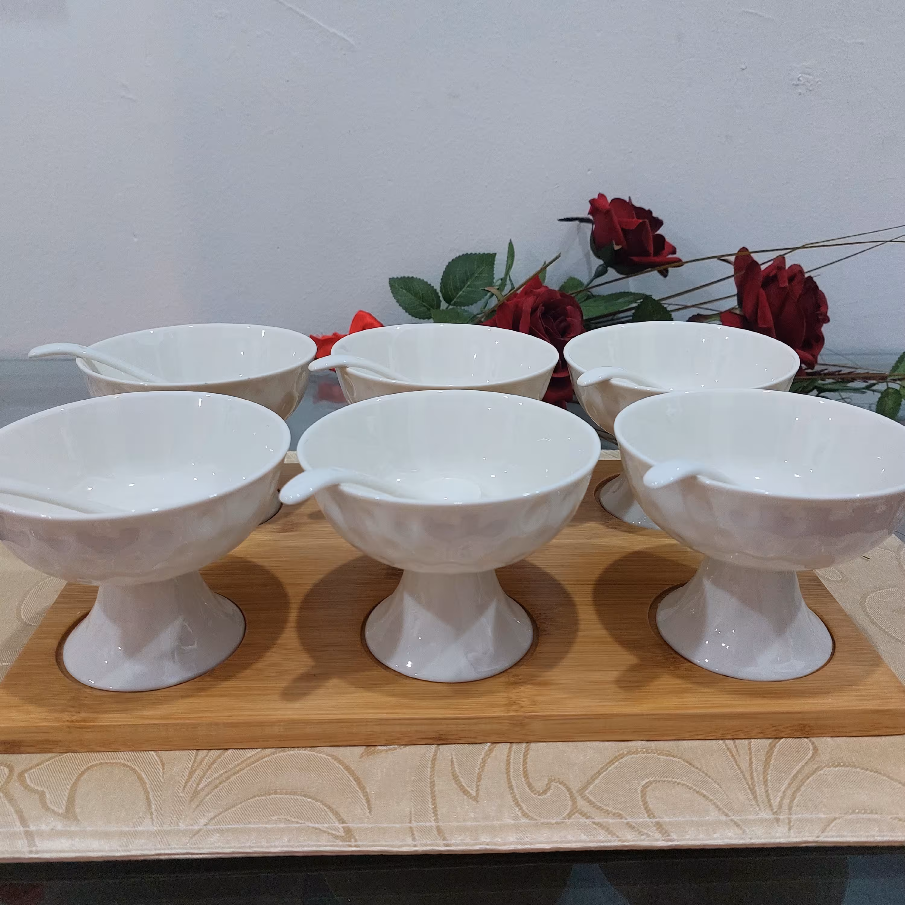 بستنی خوری پایه دار سرامیکی برند معتبر وگاتی