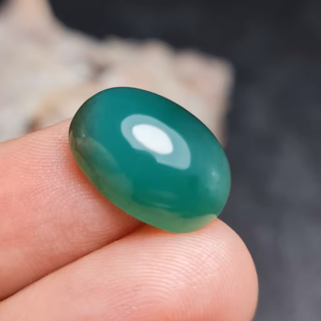  نگین فوق العاده زیبای سنگ صد درصد طبیعی عقیق سبز خراسانی اصل معدنی
کد  27276