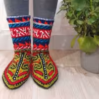 پاپوش سنتی دستباف زنانه مردانه دخترانه پسرانه جوراب بلند ساقدار زمستانی و چهارفصل با ارسال رایگان