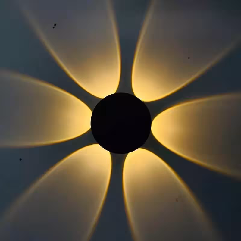 چراغ دیواری دکوراتیو طرح گل(پس کرایه)