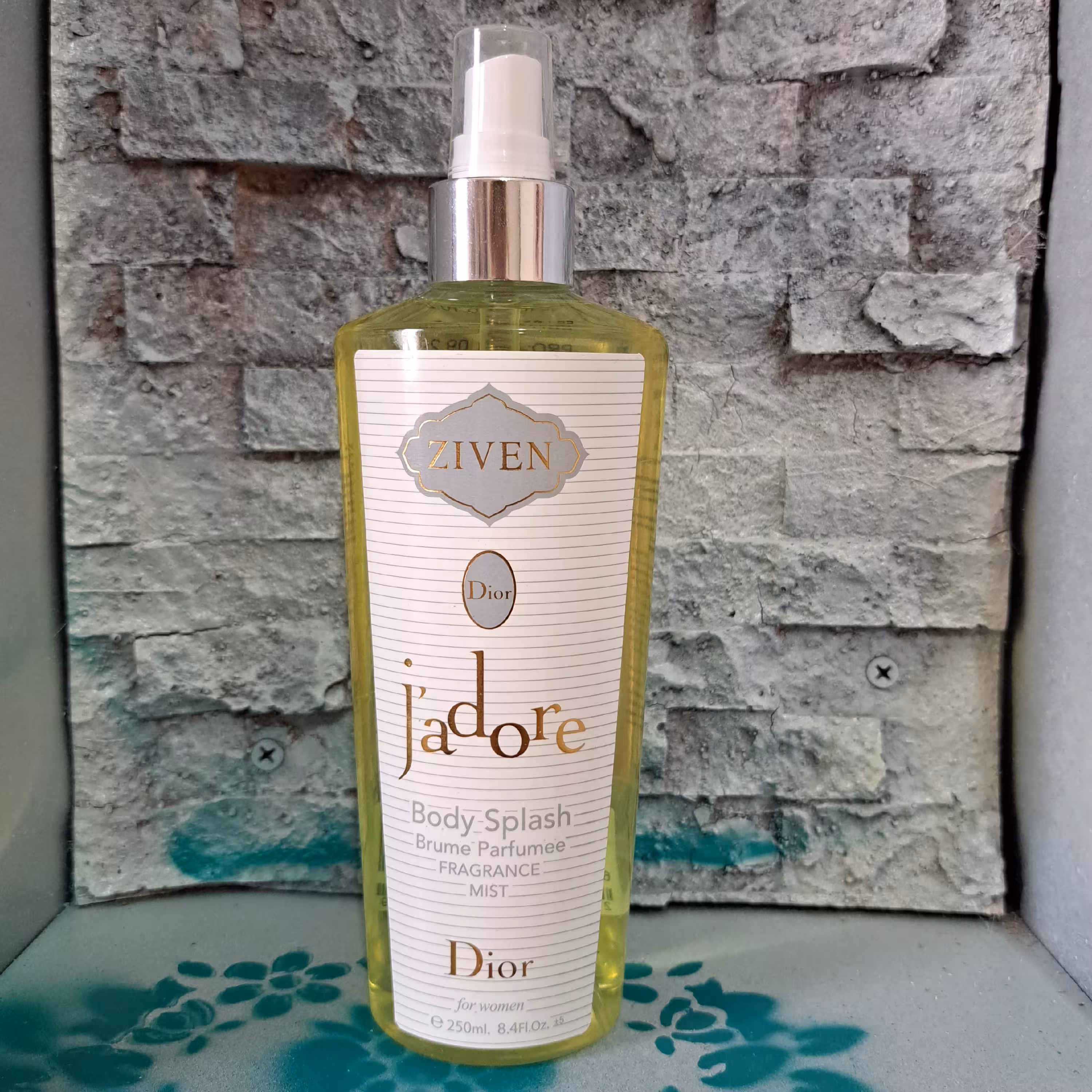 بادی اسپلش دیور جادور ziven dior jadore body splash . ماندگاری چند روزه. بسیار خوشبو. فاقد بوی الکل.