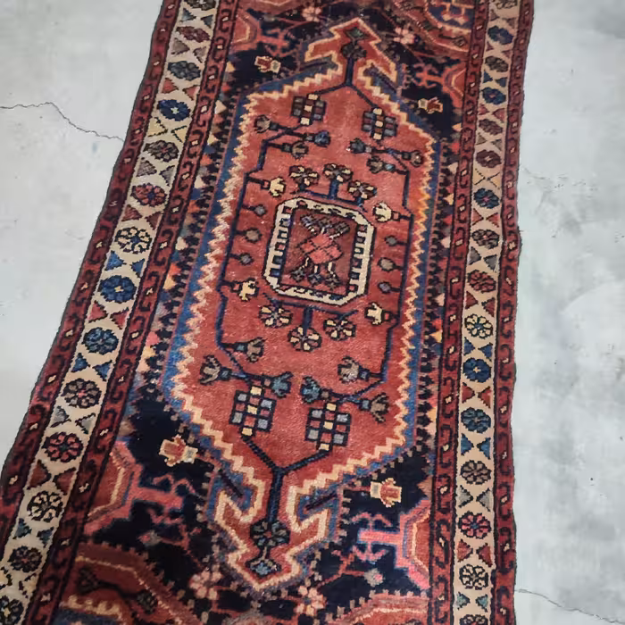 فرش قدیمی دستبافت یک متری مدل MG227