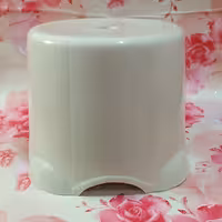 چهار پایه حمام ، رنگ کرم، ارتفاع 18 قطر 20