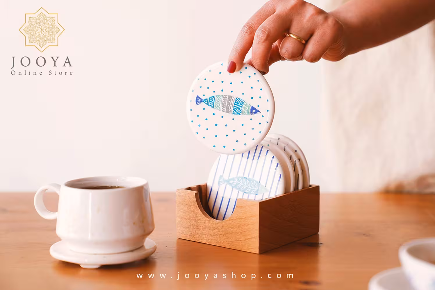 زیر لیوانی سرامیکی با باکس چوبی