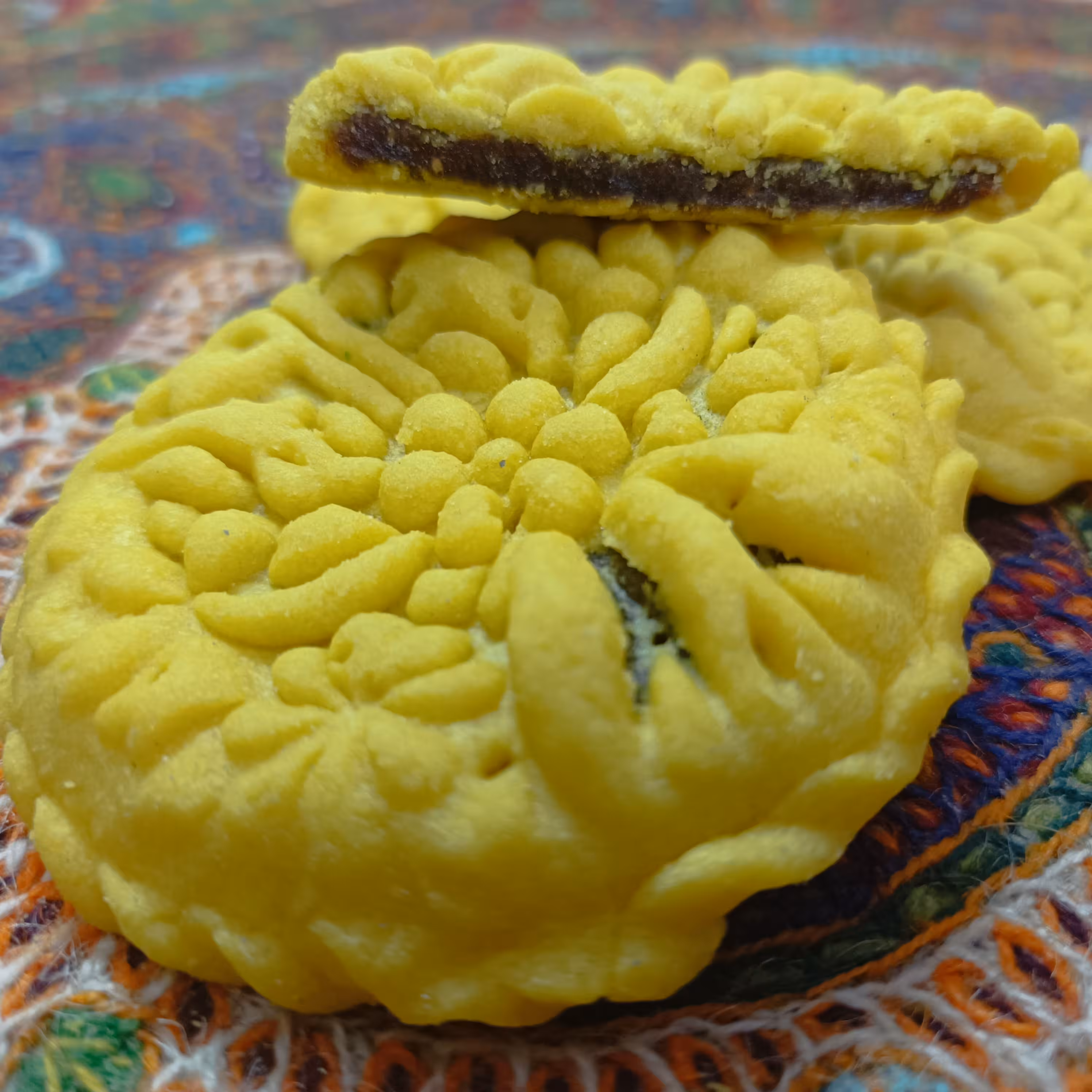 شیرینی کلمپه ساده دورپیچ سنتی کرمان بدون مواد نگهدارنده بسته 15 کیلویی