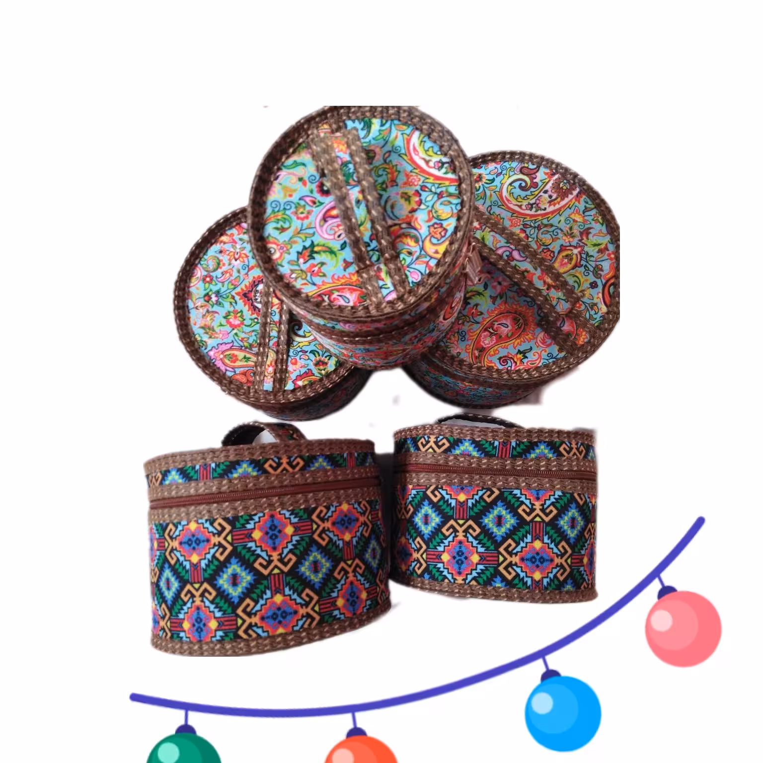 جاجواهری هم جنس ترمه چادی دارم هم ترمه چاپی سه سایز متفاوت 