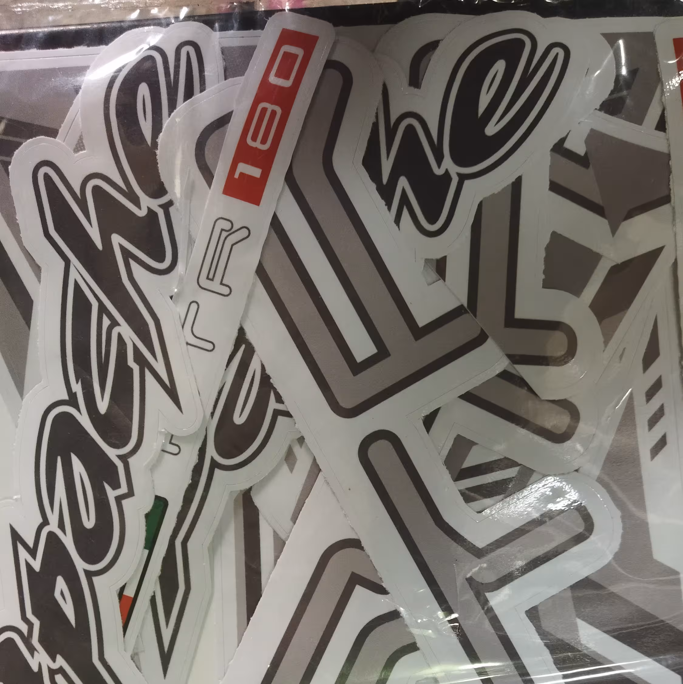 برچسب کامل آپاچی 180 سفید