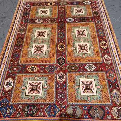 فرش دستبافت یک و نیم متری طرح قشقایی کد AA443