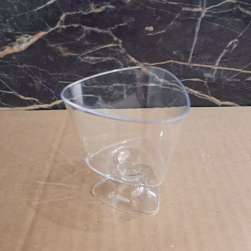 جام دسری سه گوش پایه دار کوچک