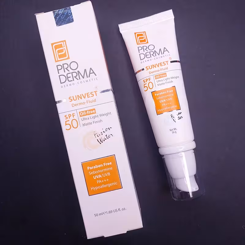 عمده فروشی فلوئید ضد آفتاب فاقد چربی پرودرما PRO DERMA مناسب پوست معمولی وچرب و جوش دار spf 50 حجم 50 گرم 92390