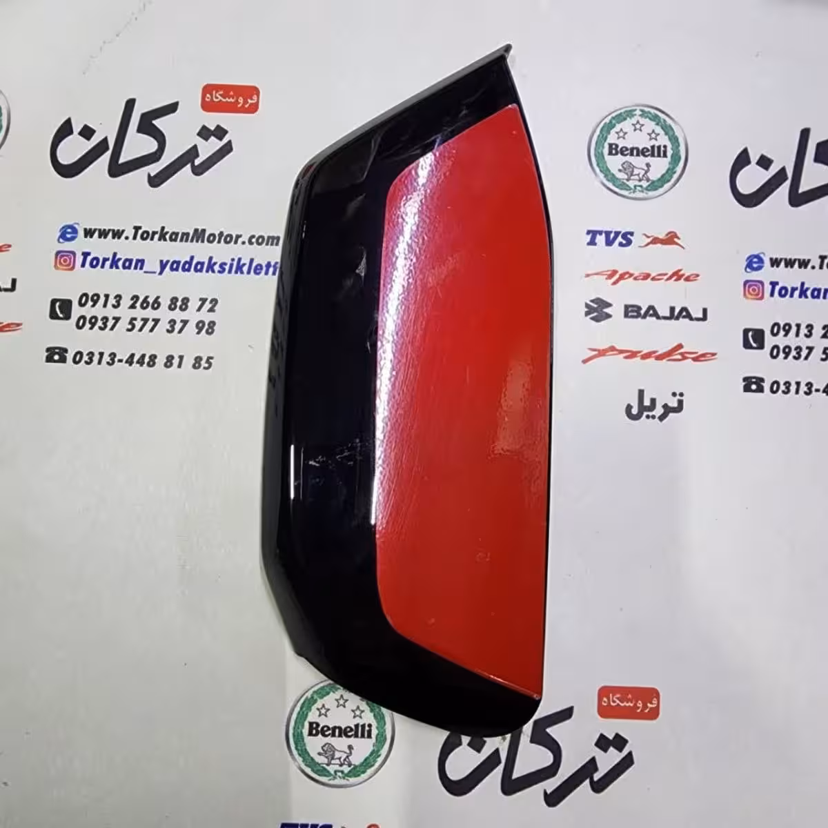قاب ( کاور ) فلاپ ( لچکی ) بغل چراغ ( بلوری ) موتور طرح ایروکس و nvx ( مشکی براق ارم قرمز ) اتاق جدید ( راست )