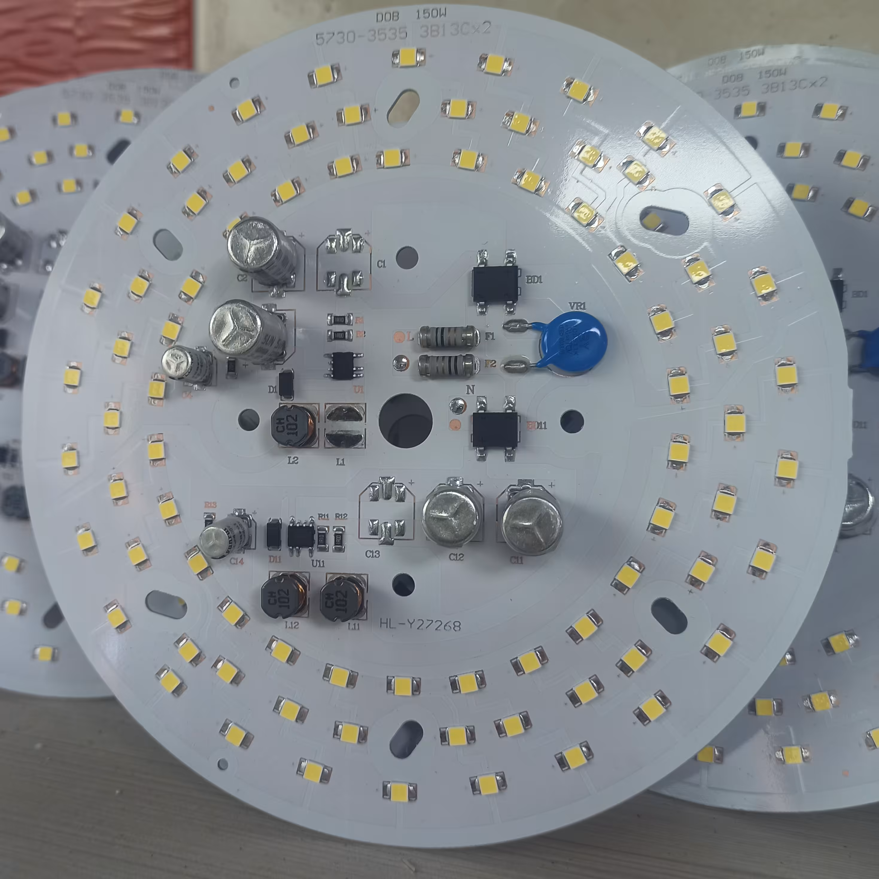 چیپ 150 وات  گرد 220 ولت برق مستقیم دارای خازن آنتی شوک pcb ضخیم کیفیت عالی