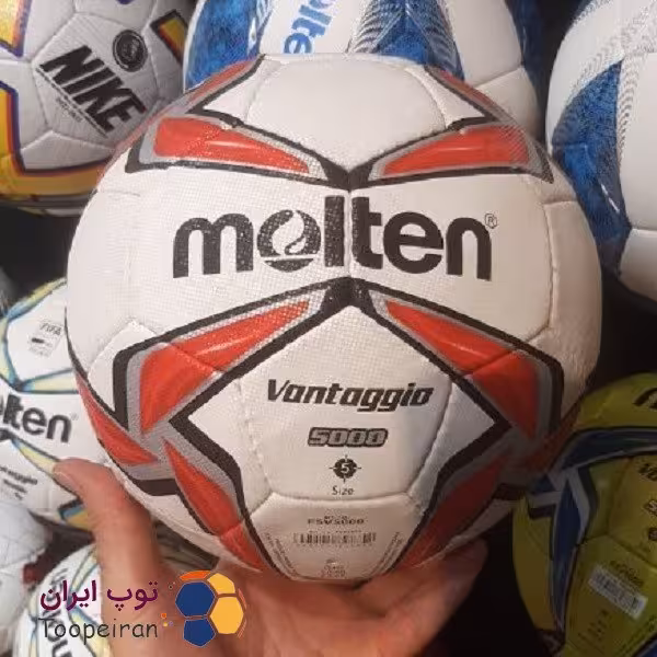 توپ فوتبال مولتن ونتاژیو 5000 سایز 5 رنگ قرمز رویه سه بعدی