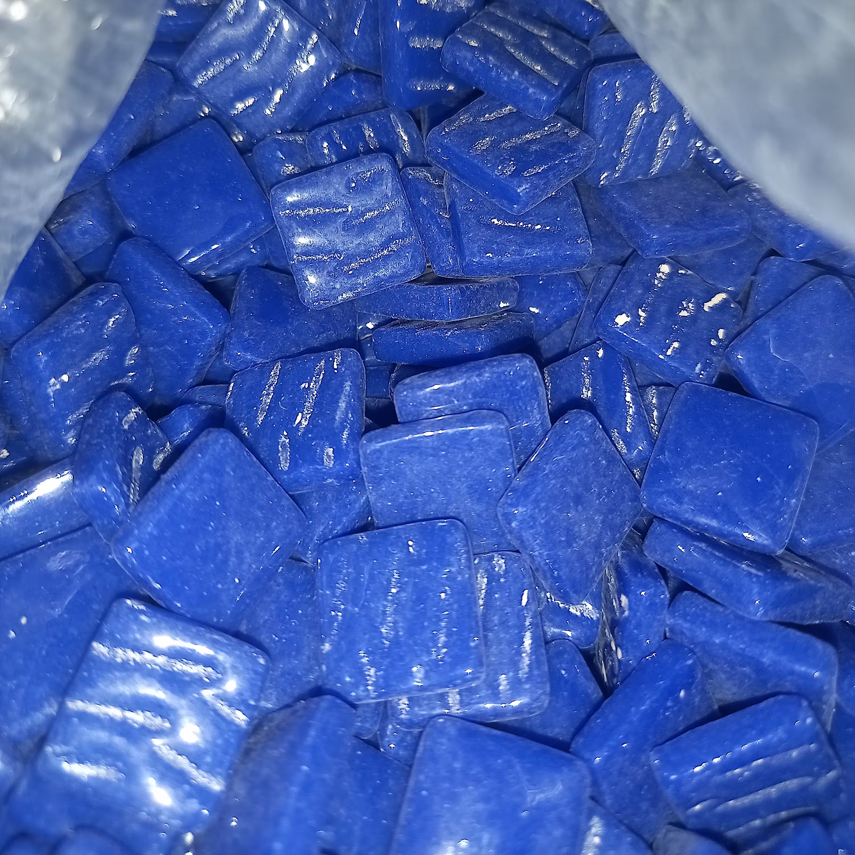 کاشی مینیاتوری 1.5 سانتی متری رنگ های مختلف بسته 1 کیلویی