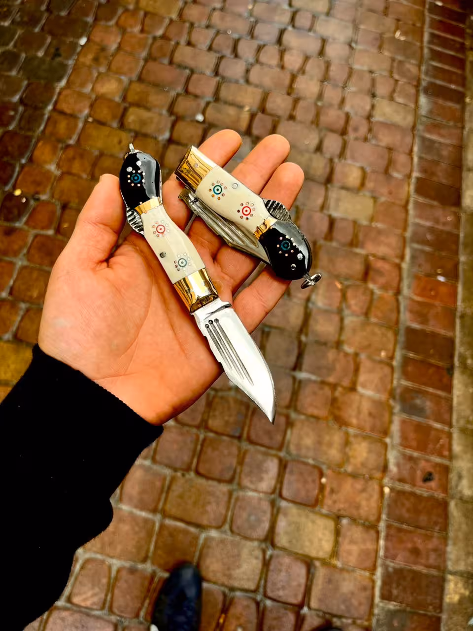 چاقو بابا دو رنگ  دسته استخوان شتر و تیغه فولاد طول کار 17 سانت