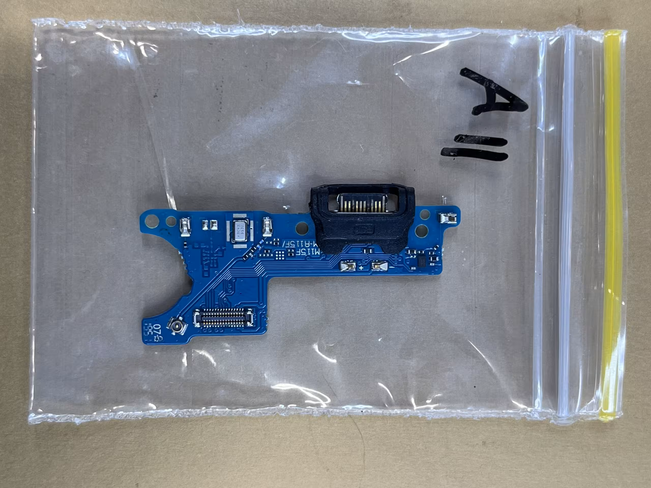 برد شارژ سامسونگ SUB/UIF CHARGE SAMSUNG A11-A115F اصل فابریک و روکاری &#8220;اصالت کالا&#8221;:&#8221;اصل&#8221;