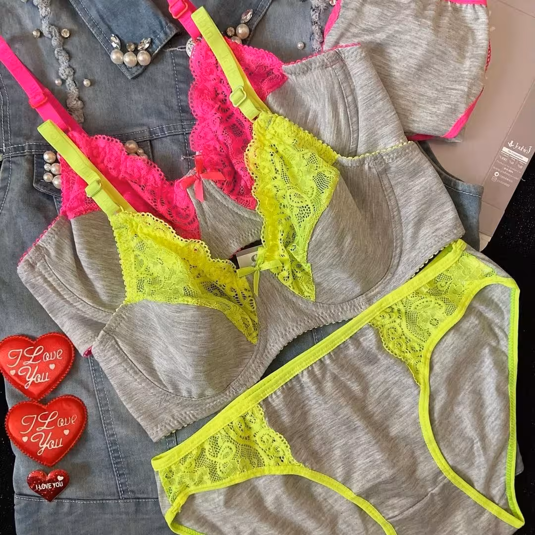 ست شورت و سوتین زنانه نخ ملانژ باکیفیت بالا و جنس نرم و لطیف ضد حساسیت در گالری آنینازپوش