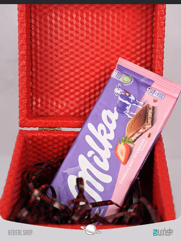 شکلات توت فرنگی میلکا Milka strawberry chocolate