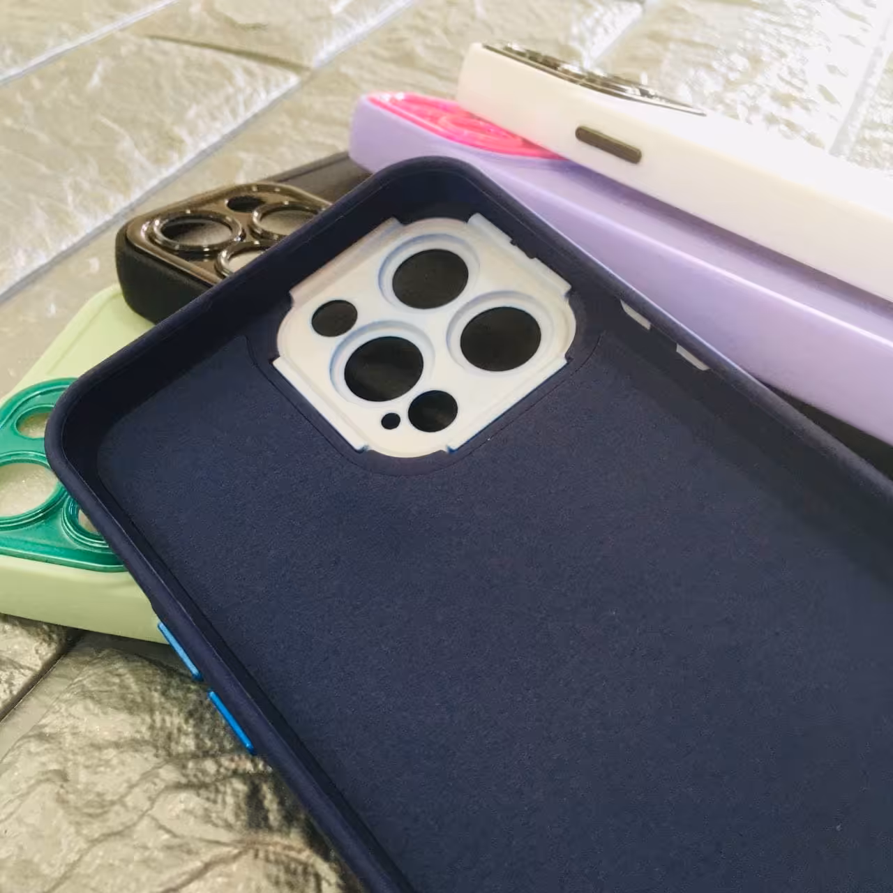 کاور مدل جنرال مناسب برای گوشی موبایل اپل Iphone 13 Pro 