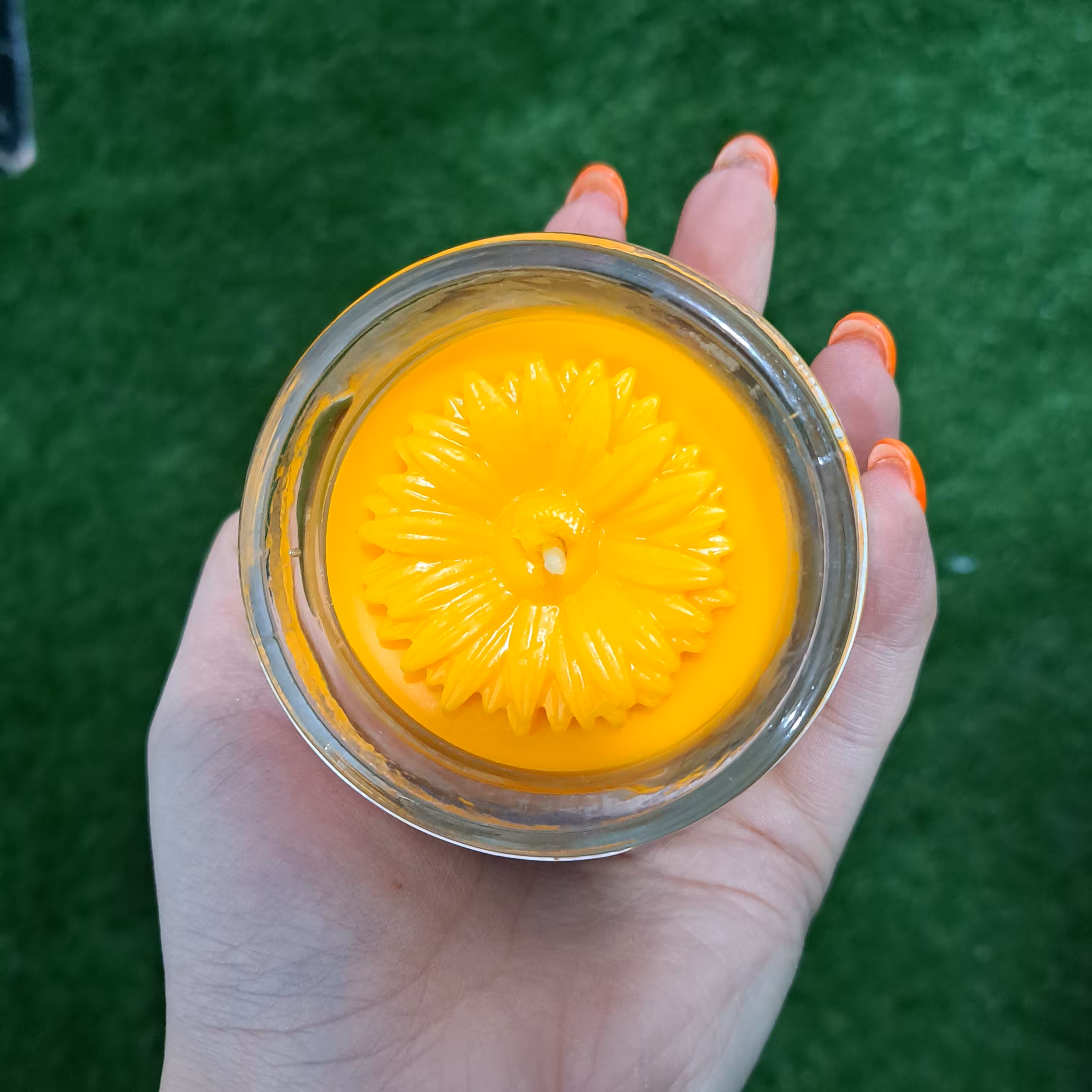 شمع با رایحه انبه طرحدار  