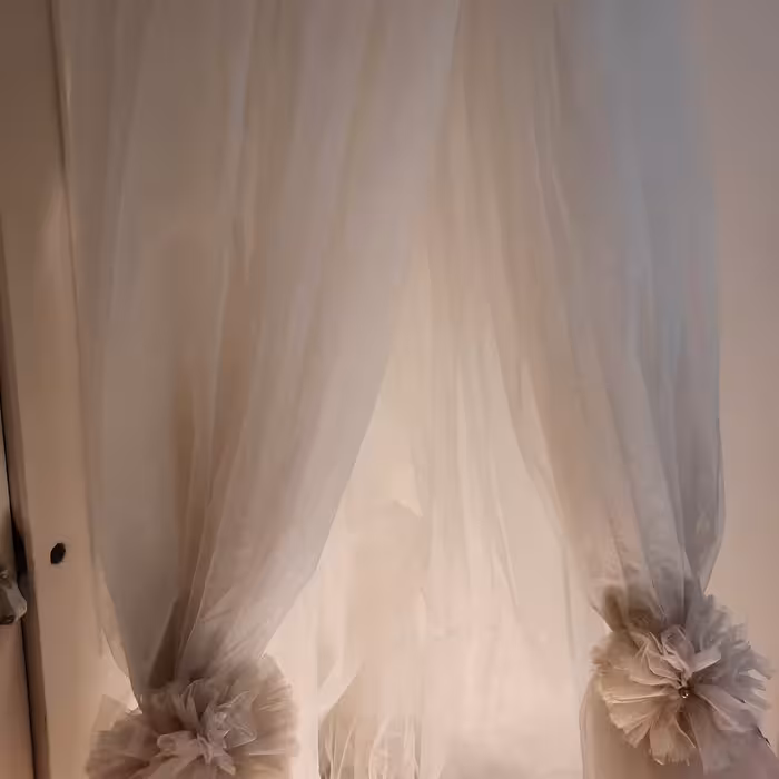 پشه بند تور تخت خواب کرم پر رنگ 14 متر  پرده تخت کرم رنگ مناسب برای تخت خواب های بزرگ 