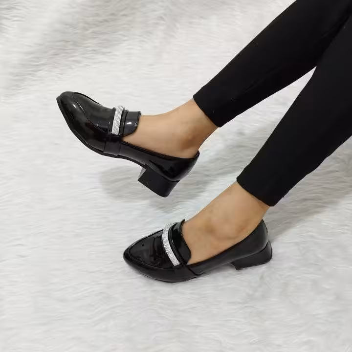 کفش پاشنه دار دخترانه چرم وورنی