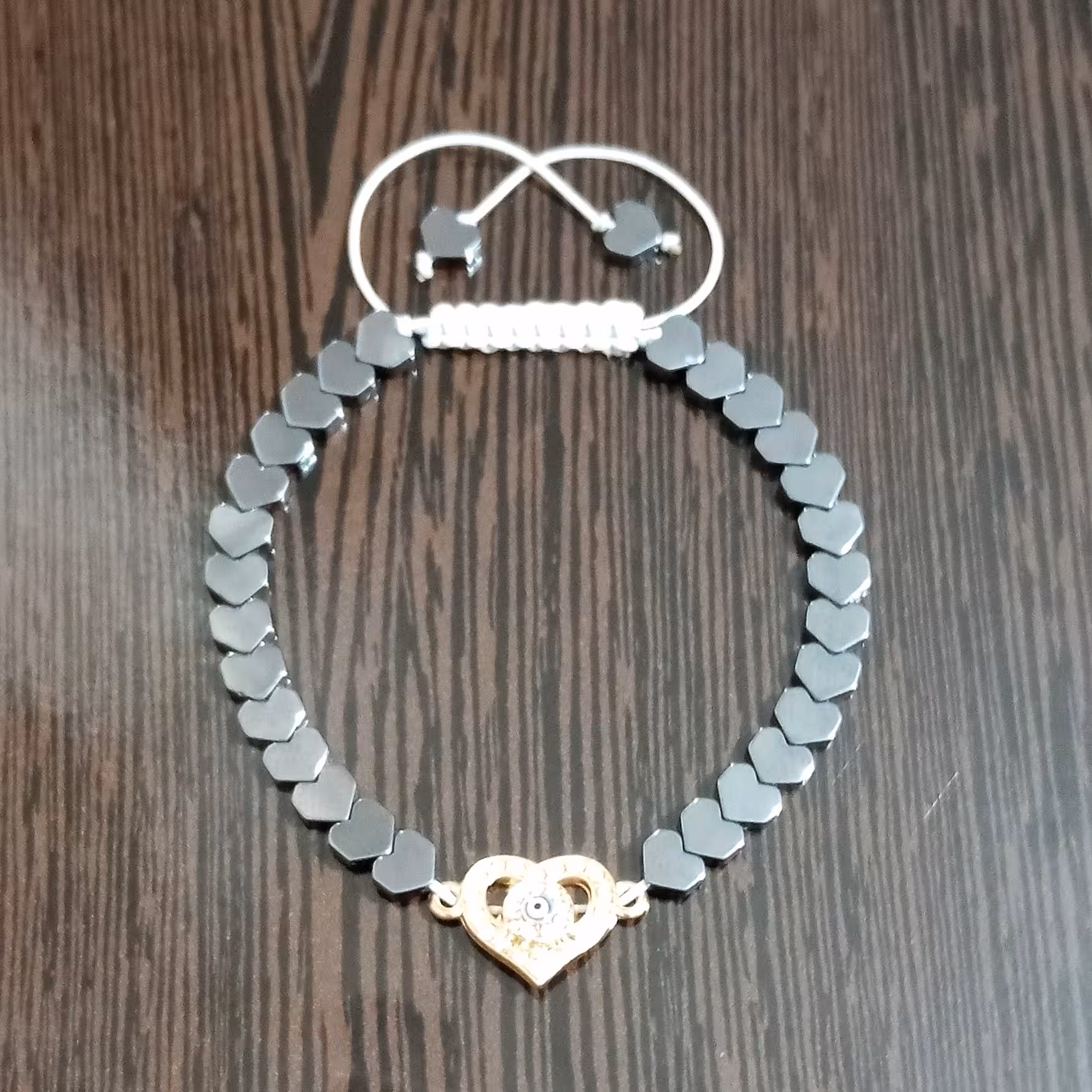 دستبندهای سنگ حدید 