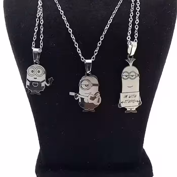 گردنبند استیل ست مینیون ها نقره ای کد419