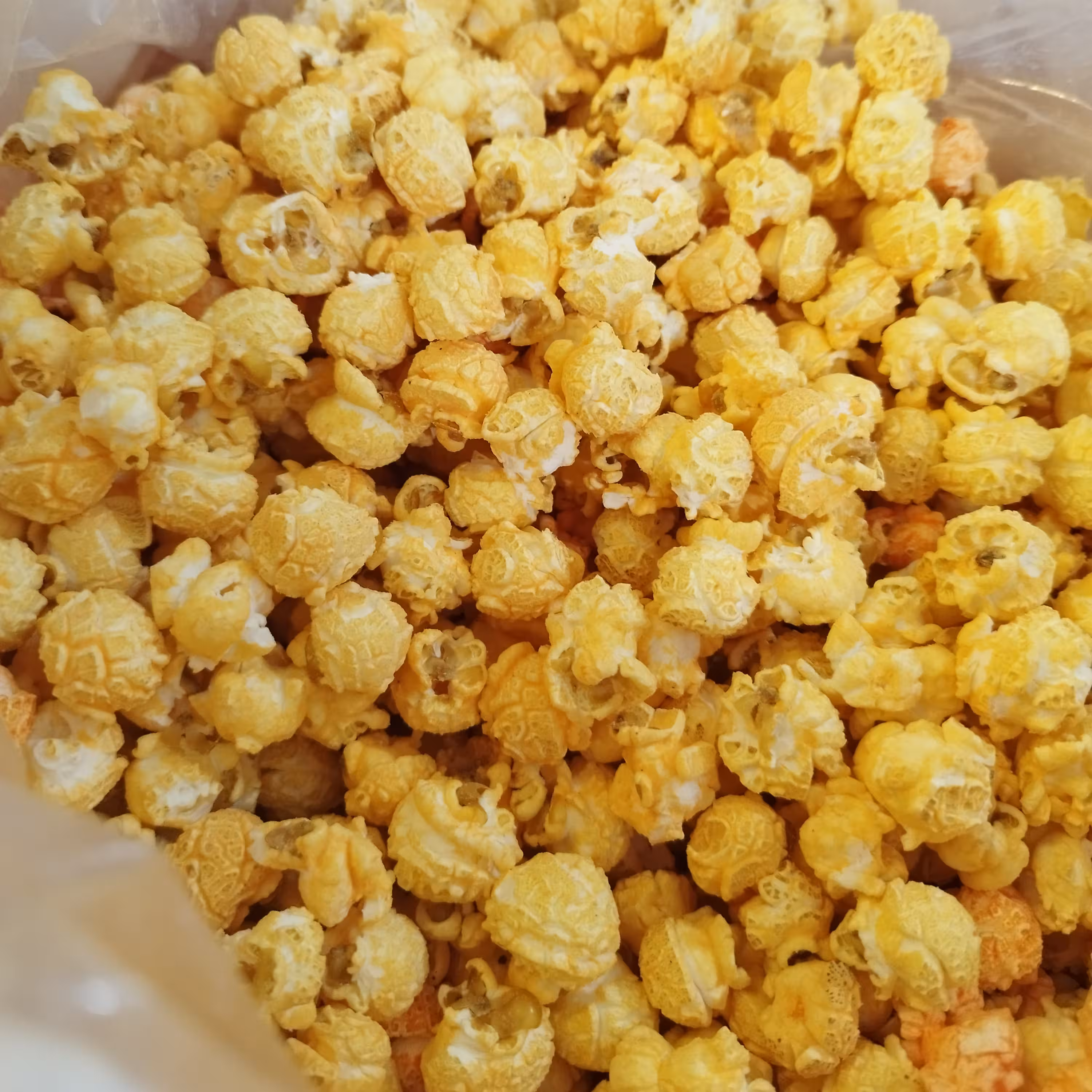 پفیلا ذرت بوداده آماده کچاپ بصرفه اقتصادی خوشمزه(200گرمی) پف فیل