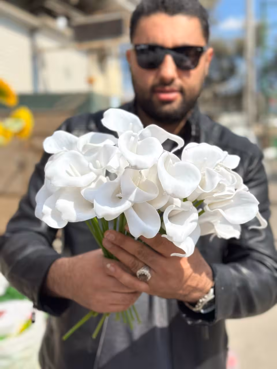 گل مصنوعی شیپوری بدون تغییر رنگ 12 عددی