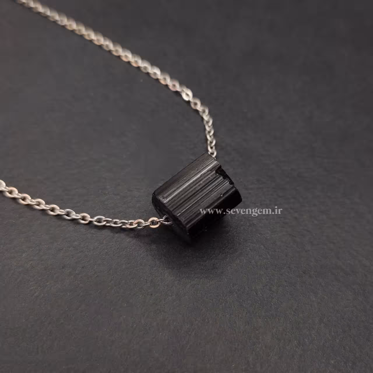 گردنبند تورمالین سیاه طرح مینیمال (کد117)