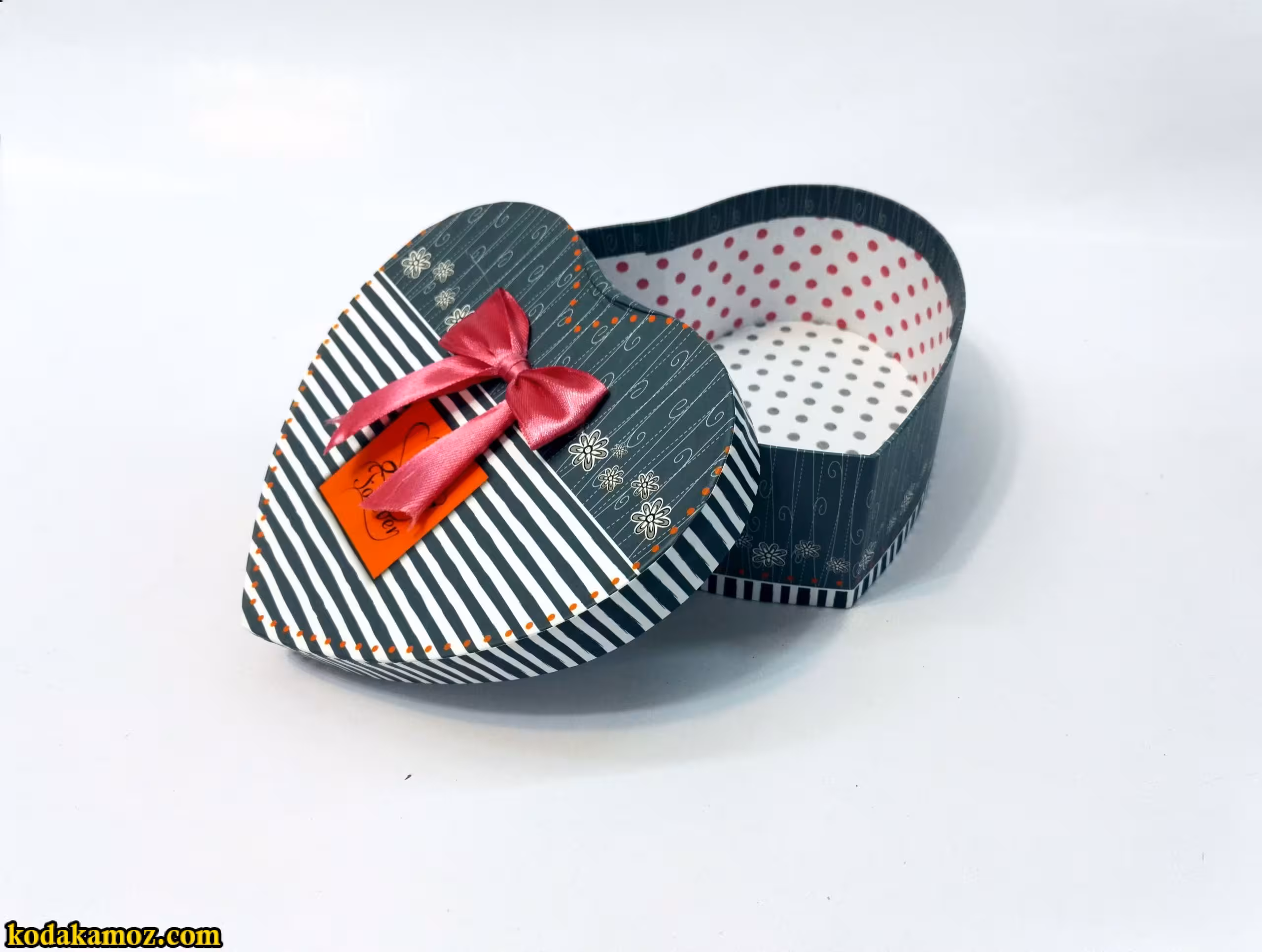 جعبه کادو هدیه ولنتاین(جعبه کادو هدیه طرح قلب) سایز 2