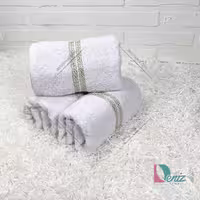 حوله دستی 3 عددی آدرینا رنگ شیری طلایی