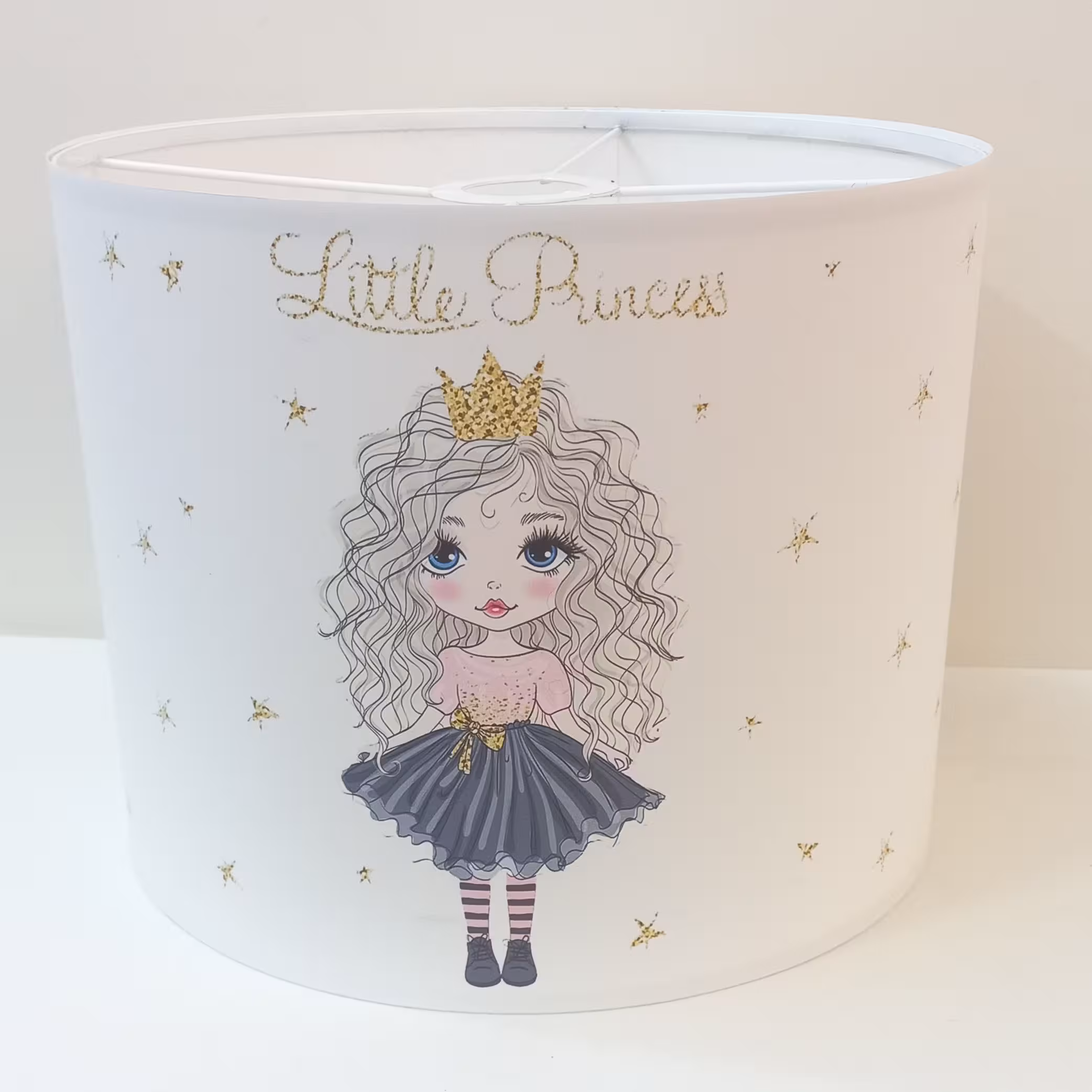 لوستر کودک طرح پرطرفدار دختر موفرفری سفید با قطر 30 و ارتفاع 24 سانت