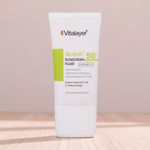 فلوئید ضدآفتاب رنگی ویتالیر SPF50 مدل Activit، مناسب پوست‌های چرب