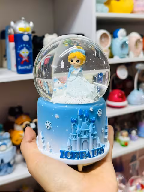 گوی موزیکال برفی طرح پرنسس برفی 2