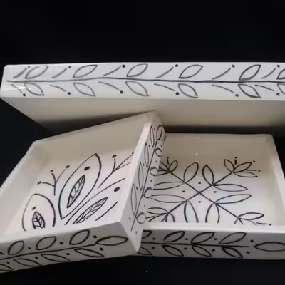 شیرینی خوری سرامیکی هیوا طرح میخک کد 10919380 مجموعه 3 عددی