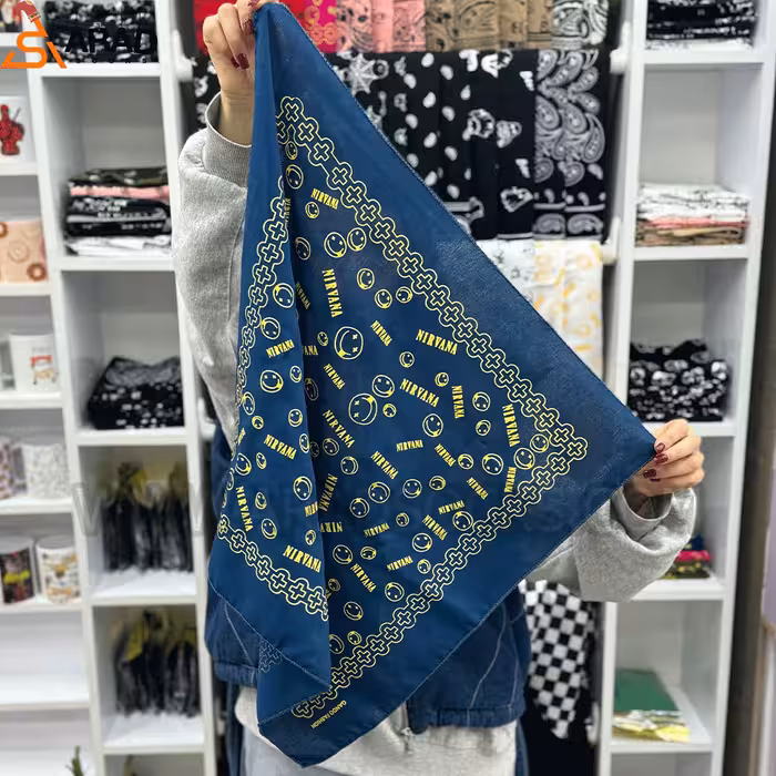 باندانا لبخند آبی