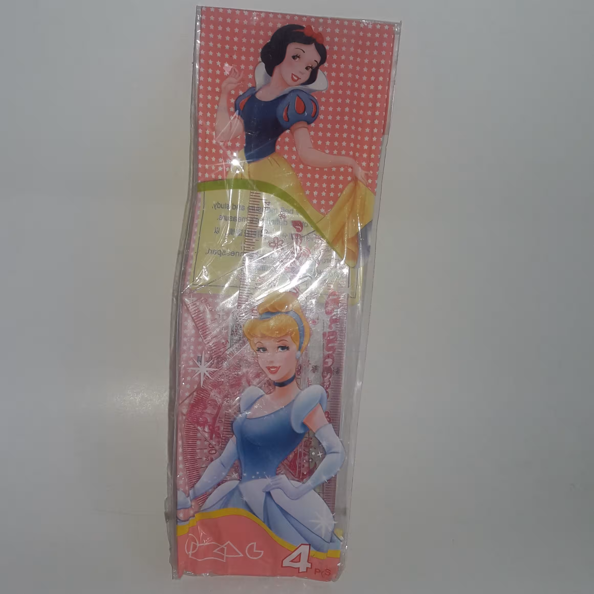 ست خط کش 4تایی یعنی خط کشگونیا30 در60گونیا45در 45و نقاله طرح فانتزی
