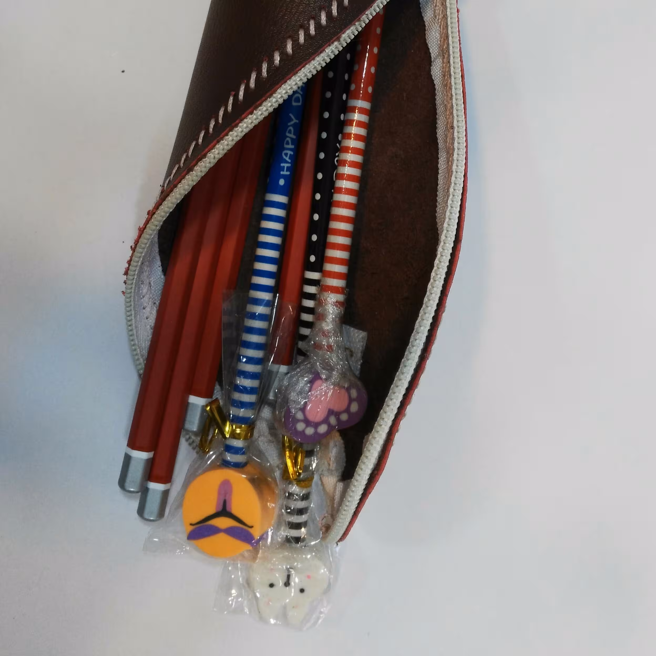 جامدادی طرح پیچ