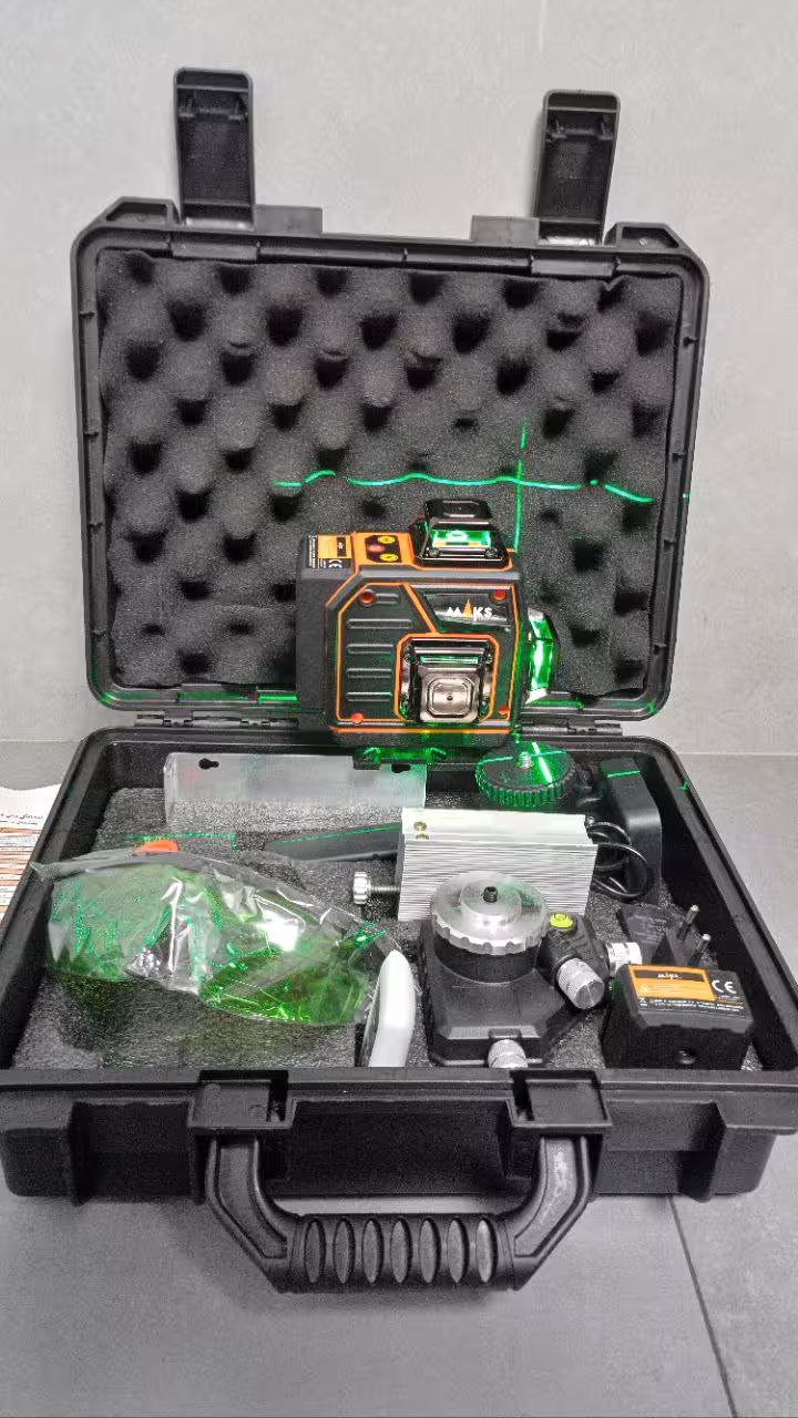 تراز لیزری نور سبز 3 خط مکس 360 درجه با لوازم کامل مدل