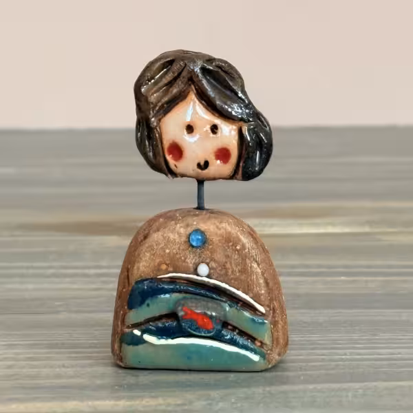 مجسمه سفالی کودک طرح چهار